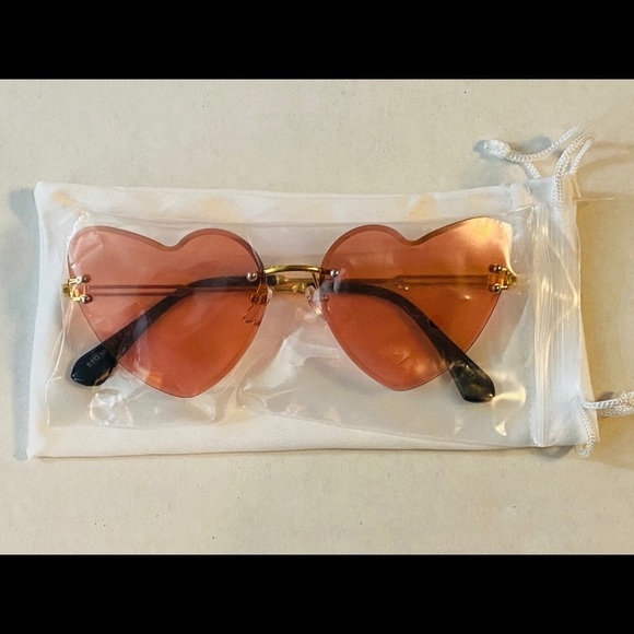 Accessories - NWT LA Heart Shaped Sunglasses with satin case